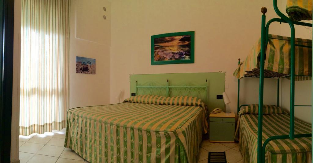 Lungomare Hotel Marina di Cecina Extérieur photo