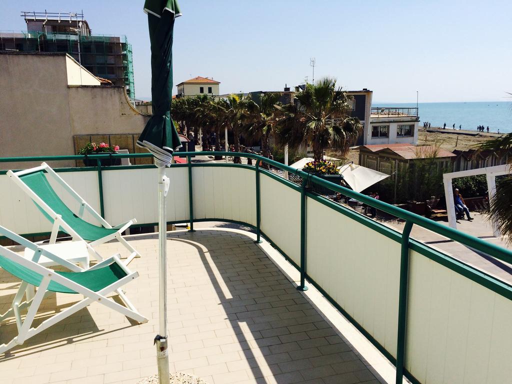 Lungomare Hotel Marina di Cecina Extérieur photo