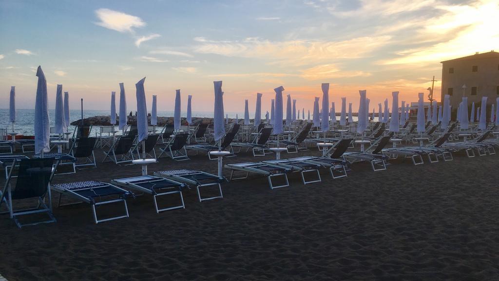 Lungomare Hotel Marina di Cecina Extérieur photo